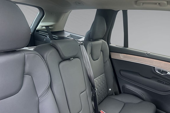 Volvo XC90 12 of 13