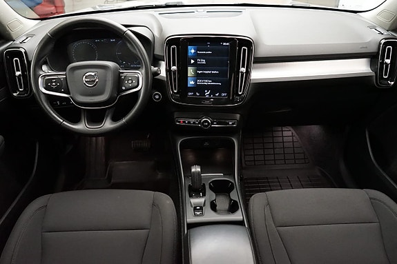 Volvo XC40 6 of 20