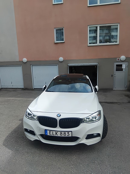 BMW 330d 4 of 17