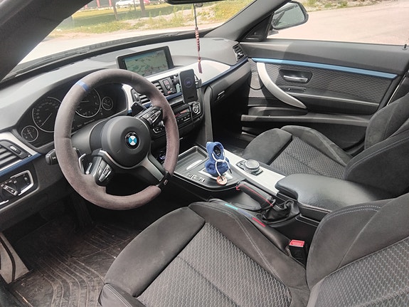 BMW 330d 15 of 17