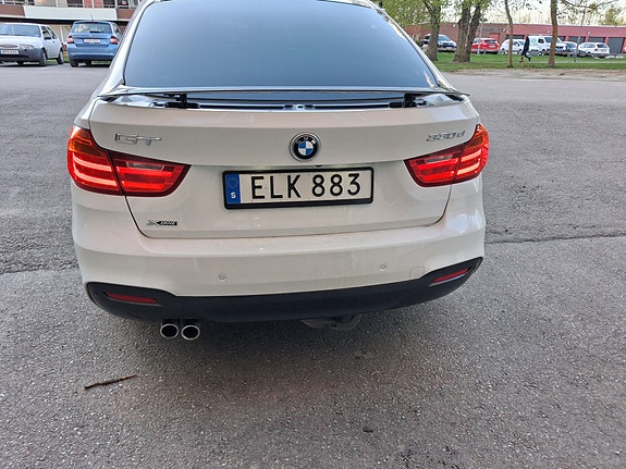 BMW 330d 13 of 17