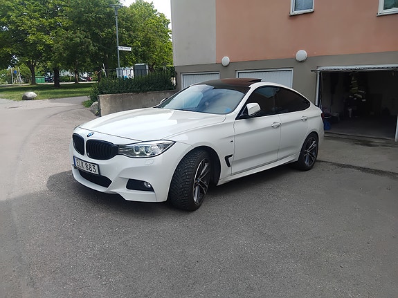 BMW 330d 11 of 17