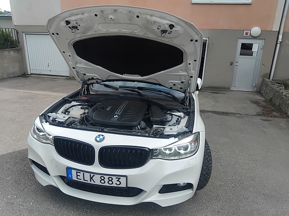 BMW 330d 7 of 17