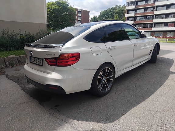 BMW 330d 10 of 17