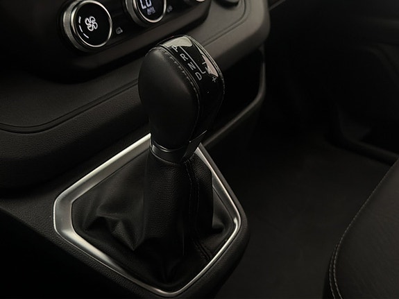 Renault Trafic 28 of 30