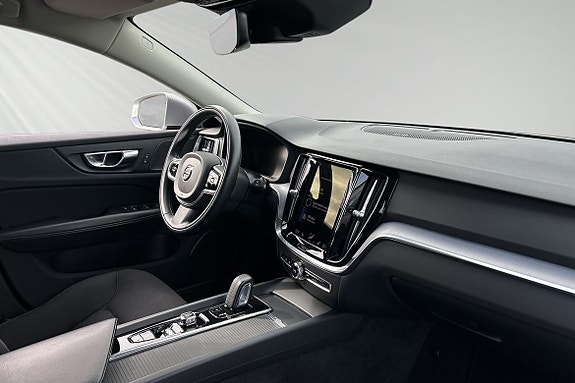 Volvo V60 Cross Country 11 of 12