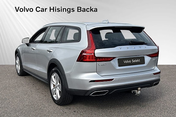 Volvo V60 Cross Country 5 of 12