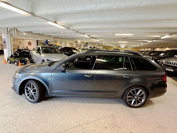 Skoda Octavia 6 of 25