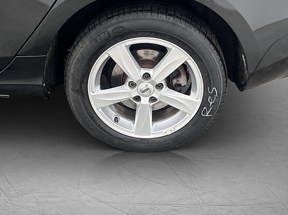 Volvo V40 26 of 28