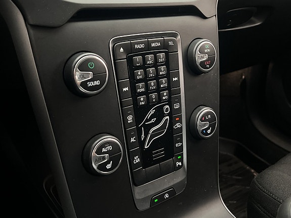 Volvo V40 19 of 28