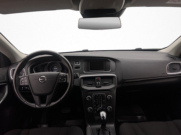 Volvo V40 12 of 28