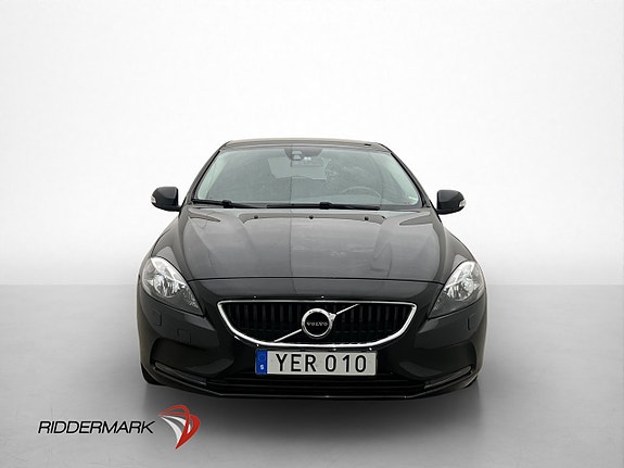 Volvo V40 2 of 28