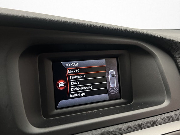 Volvo V40 17 of 28