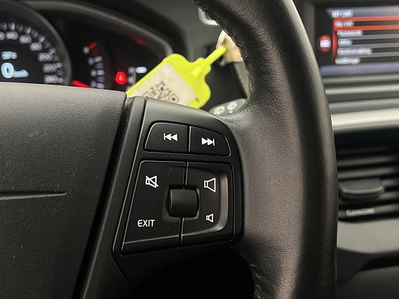 Volvo V40 16 of 28