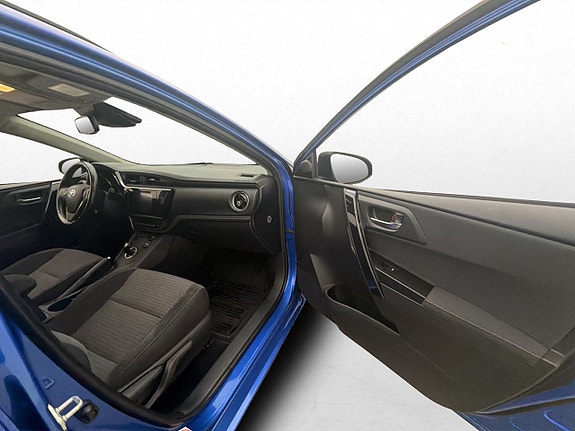 Toyota Auris 24 of 30