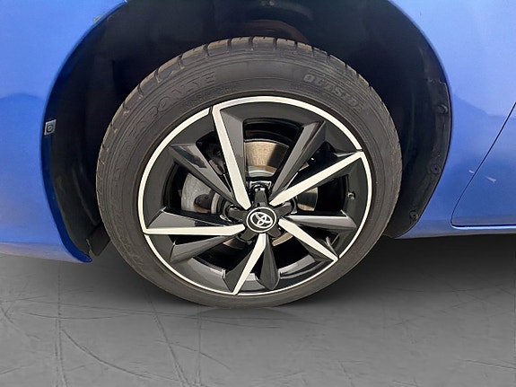 Toyota Auris 28 of 30