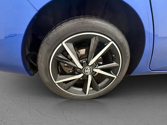 Toyota Auris 30 of 30