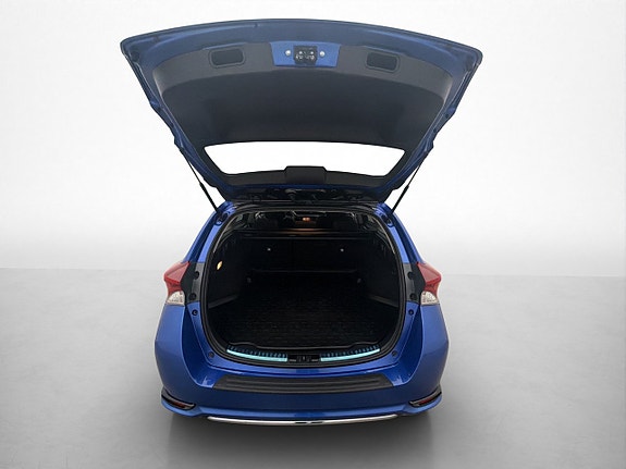 Toyota Auris 27 of 30