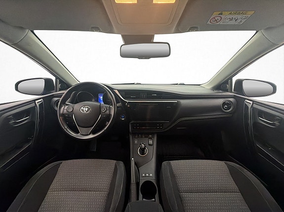 Toyota Auris 12 of 30
