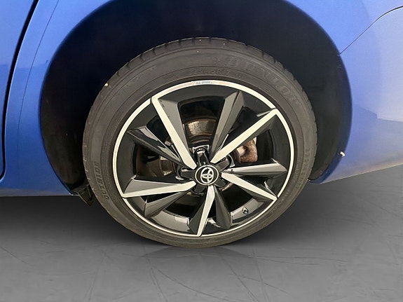 Toyota Auris 29 of 30