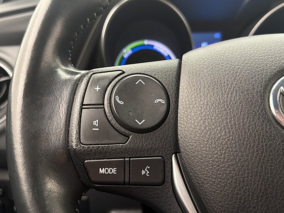 Toyota Auris 15 of 30