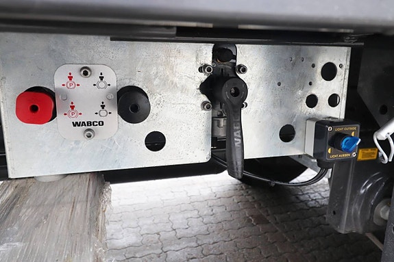 Kel-berg S105V 3 axlad 14.900mm Flak trailer 10 of 12