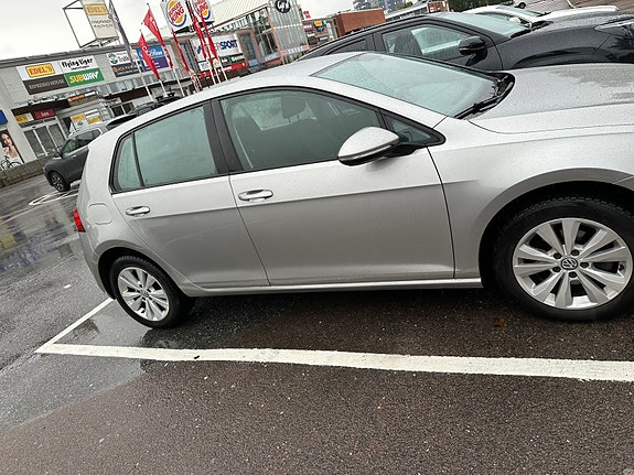 Volkswagen Golf VII 4 of 17