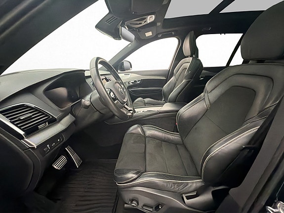 Volvo XC90 13 of 30