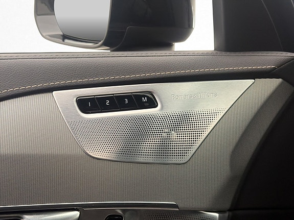 Volvo XC90 15 of 30