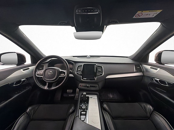 Volvo XC90 16 of 30