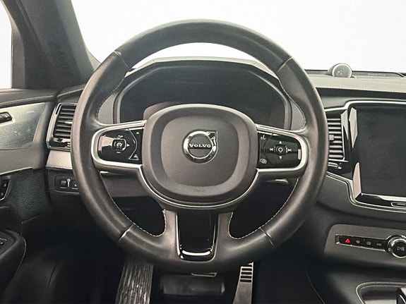 Volvo XC90 17 of 30