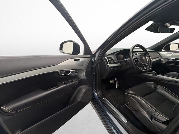 Volvo XC90 12 of 30