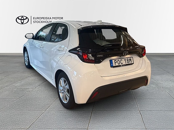 Toyota Yaris 3 of 10