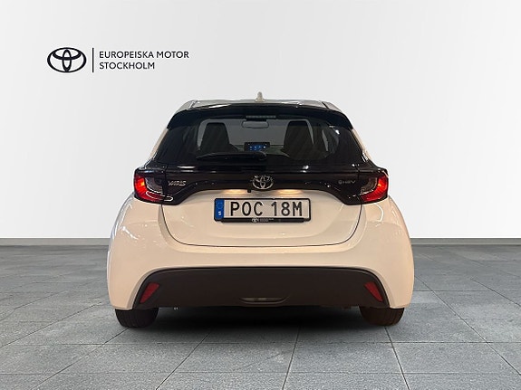 Toyota Yaris 5 of 10