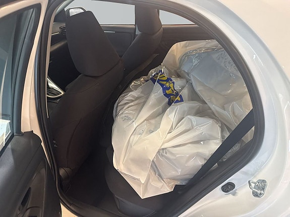 Toyota Yaris 8 of 10