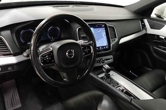 Volvo XC90 6 of 25