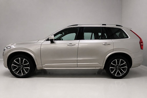 Volvo XC90 2 of 25