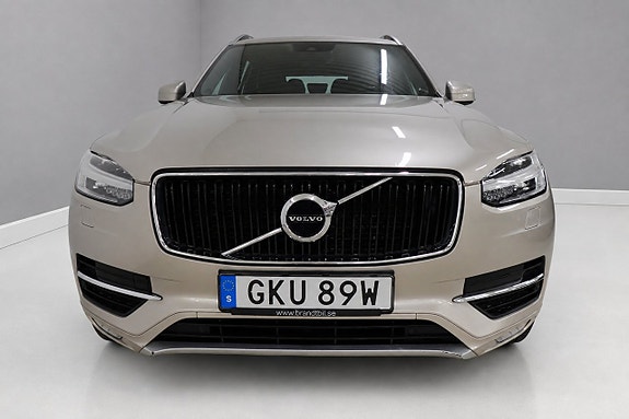 Volvo XC90 3 of 25