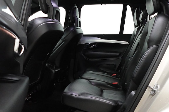Volvo XC90 5 of 25
