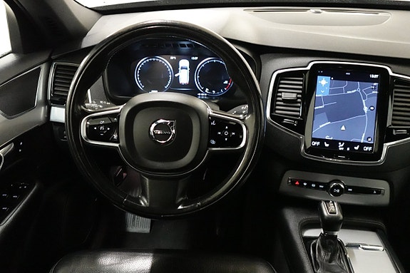 Volvo XC90 7 of 25