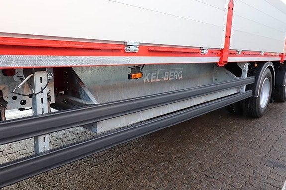Kel-Berg 4 axlat flaksläp med lämmar 10500mm 7 of 10