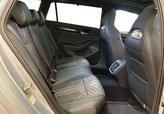 Volkswagen Passat 14 of 14