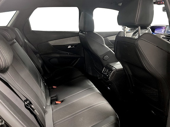 Peugeot 3008 15 of 18