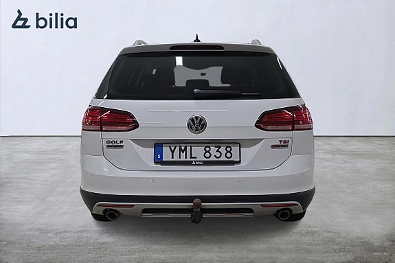Volkswagen Golf Alltrack 10 of 30