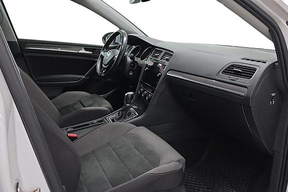 Volkswagen Golf Alltrack 14 of 30