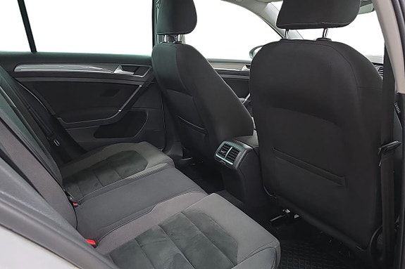 Volkswagen Golf Alltrack 18 of 30