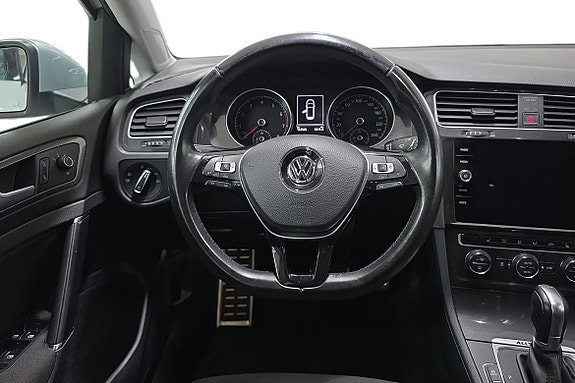 Volkswagen Golf Alltrack 22 of 30