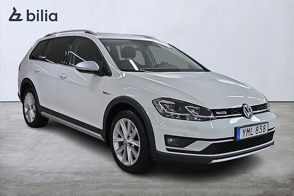 Volkswagen Golf Alltrack 26 of 30