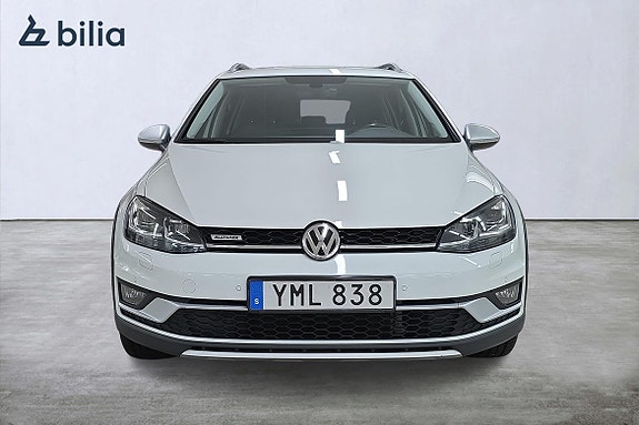 Volkswagen Golf Alltrack 11 of 30