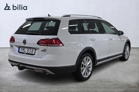 Volkswagen Golf Alltrack 21 of 30